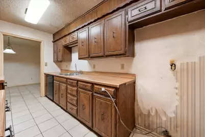 2229 Seville Court, Dalworthington Gardens, TX 76013 - Photo 15