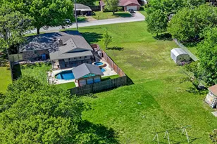 439 S Snyder Ave, Justin, TX 76247 - Photo 33