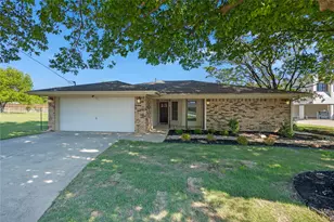 439 S Snyder Ave, Justin, TX 76247 - Photo 3