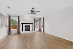 1012 Muscadine Vine St, Crowley, TX 76036 - Photo 7