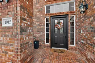 1012 Muscadine Vine St, Crowley, TX 76036 - Photo 3