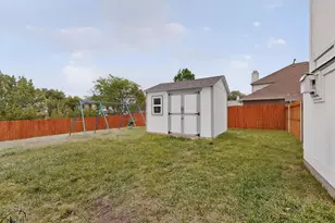 1012 Muscadine Vine St, Crowley, TX 76036 - Photo 35