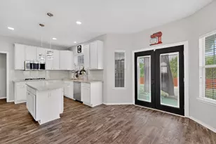 1012 Muscadine Vine St, Crowley, TX 76036 - Photo 11