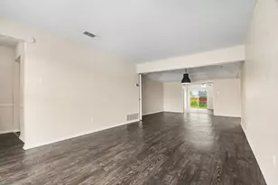 4402 Sweetbriar Dr, Garland, TX 75042 - Photo 5