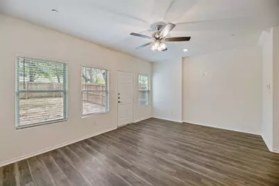 805 S 6th Street, Bonham, TX 75418 - Photo 9