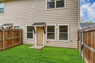 805 S 6th St, Bonham, TX 75418 - Photo 21