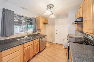 4633 Waterway Dr N, Fort Worth, TX 76137 - Photo 7