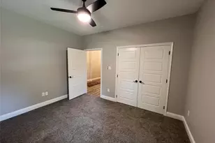 505 S Sky Ct, Granbury, TX 76049 - Photo 13