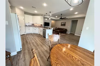 505 S Sky Court, Granbury, TX 76049 - Photo 7