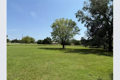 1049 Industrial Boulevard, Point, TX 75472 - Photo 3