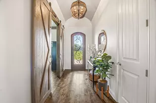 2009 Tree Top Ct, Granbury, TX 76049 - Photo 5