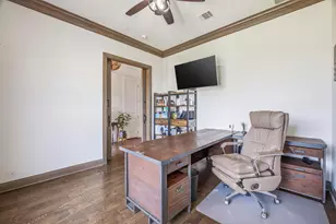 2009 Tree Top Ct, Granbury, TX 76049 - Photo 7