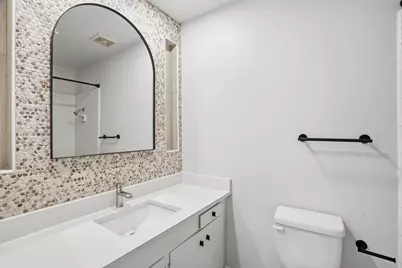 8660 Kingspoint Drive, Dallas, TX 75238 - Photo 17