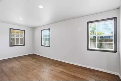 8660 Kingspoint Drive, Dallas, TX 75238 - Photo 13