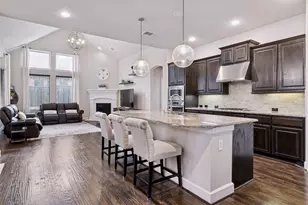 2805 Cole Castle Dr, Lewisville, TX 75056 - Photo 3