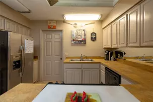 215 Mountainview Dr, Hurst, TX 76054 - Photo 9