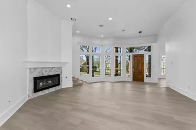 401 Leigh Court, Highland Village, TX 75077 - Photo 3