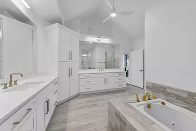 401 Leigh Court, Highland Village, TX 75077 - Photo 15