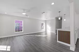 2435 Sharon St, Dallas, TX 75211 - Photo 9