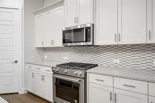 8331 Nunley Ln, Dallas, TX 75231 - Photo 13