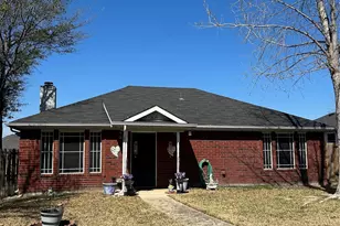 2425 Esquire Dr, Arlington, TX 76018 - Photo 1