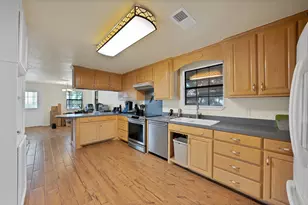 4514 Robin Ct, Granbury, TX 76049 - Photo 5
