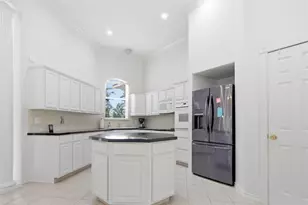 18737 Oakbrook Rd, Tyler, TX 75703 - Photo 9