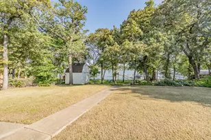 300 Shoreline Dr, Azle, TX 76020 - Photo 27