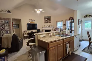 6013 Meadowglen Dr, Denton, TX 76226 - Photo 9