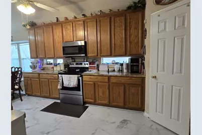 6013 Meadowglen Drive, Denton, TX 76226 - Photo 11