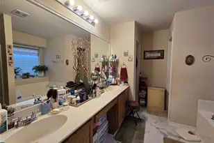 6013 Meadowglen Dr, Denton, TX 76226 - Photo 15