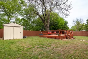 353 Brook Hollow Dr, DeSoto, TX 75115 - Photo 9