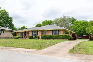 353 Brook Hollow Dr, DeSoto, TX 75115 - Photo 11