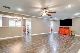 406 Country Club Dr, Joshua, TX 76058 - Photo 7