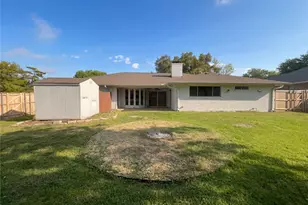 2800 N Surrey Dr, Carrollton, TX 75006 - Photo 5