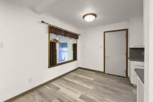 609 NW Lorna St, Burleson, TX 76028 - Photo 11