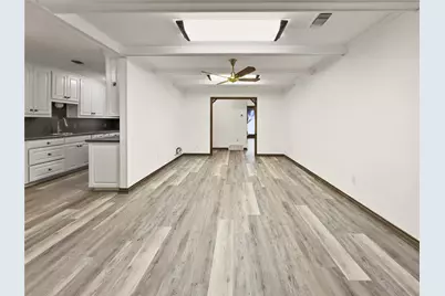 609 NW Lorna Street, Burleson, TX 76028 - Photo 5