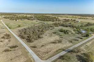 174 Reatta Rd, Bowie, TX 76230 - Photo 1