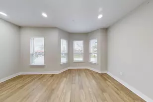 313 N Mill St, Lewisville, TX 75057 - Photo 9