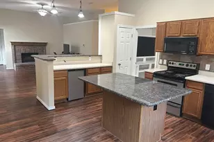 5002 Redwater Dr, Arlington, TX 76018 - Photo 9