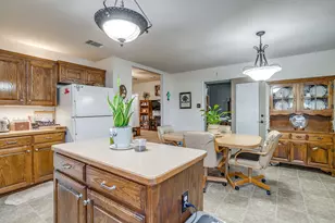 725 Snapper Dr, Burleson, TX 76028 - Photo 17