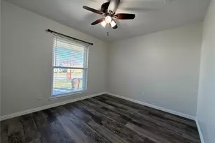 420 Opal St, Saginaw, TX 76179 - Photo 11