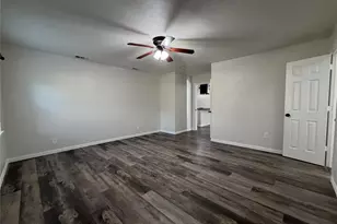 420 Opal St, Saginaw, TX 76179 - Photo 9