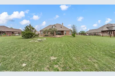 13851 Megan Drive, Justin, TX 76247 - Photo 39