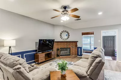 5752 Bridgeport Court, Haltom City, TX 76137 - Photo 15