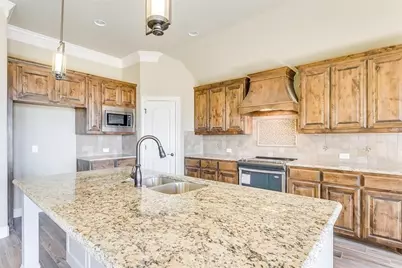 320 Oar Wood Drive, Granbury, TX 76049 - Photo 7