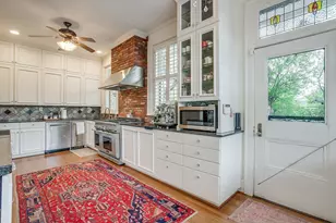 1414 Mistletoe Dr, Fort Worth, TX 76110 - Photo 7