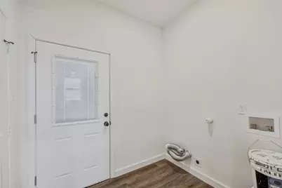 1704 S Jennings Avenue, Fort Worth, TX 76110 - Photo 11