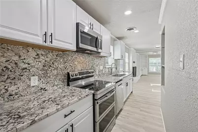 5806 Mountainwood Drive, Arlington, TX 76016 - Photo 11