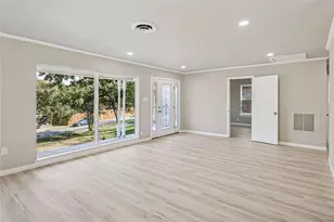 5806 Mountainwood Dr, Arlington, TX 76016 - Photo 3